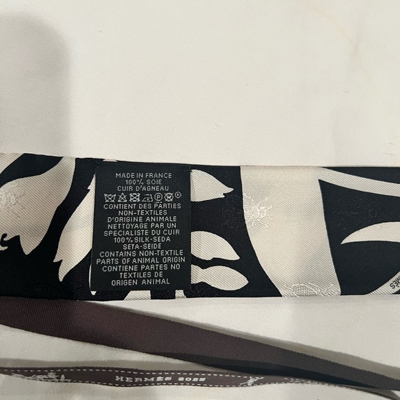 Hermes Scarf Twilly Fringe Leather Bouquet Final Abeille Creme White Black Silk - Picture 6 of 9